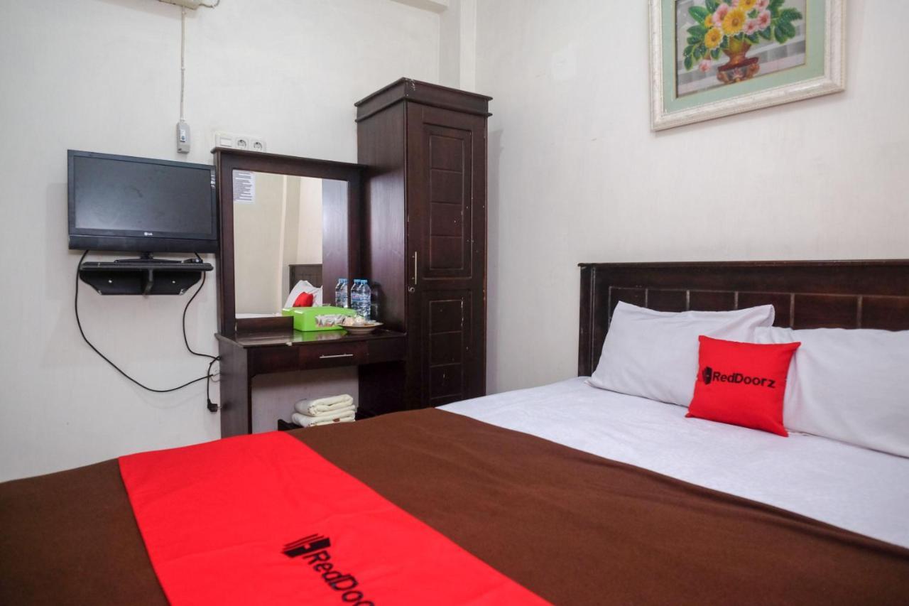 Reddoorz At Hotel Rich Parepare Near Pantai Mattirotasi Esterno foto