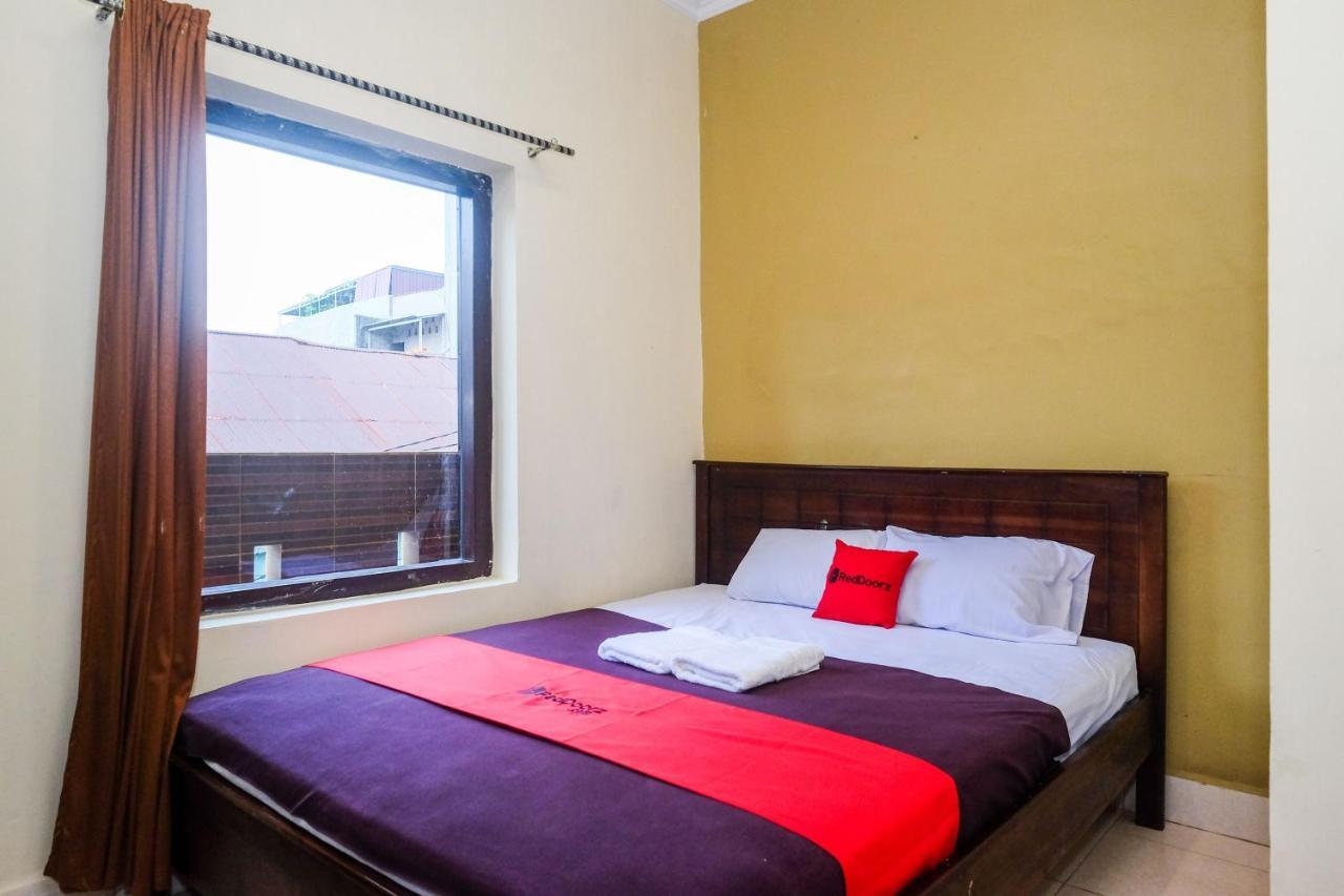 Reddoorz At Hotel Rich Parepare Near Pantai Mattirotasi Esterno foto