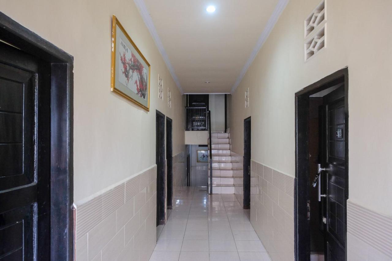 Reddoorz At Hotel Rich Parepare Near Pantai Mattirotasi Esterno foto