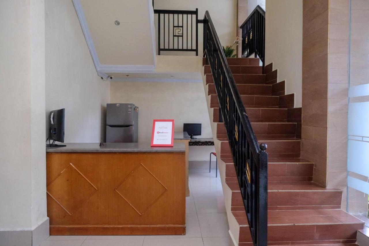 Reddoorz At Hotel Rich Parepare Near Pantai Mattirotasi Esterno foto