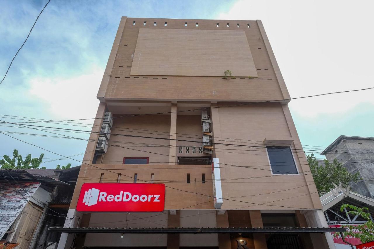 Reddoorz At Hotel Rich Parepare Near Pantai Mattirotasi Esterno foto