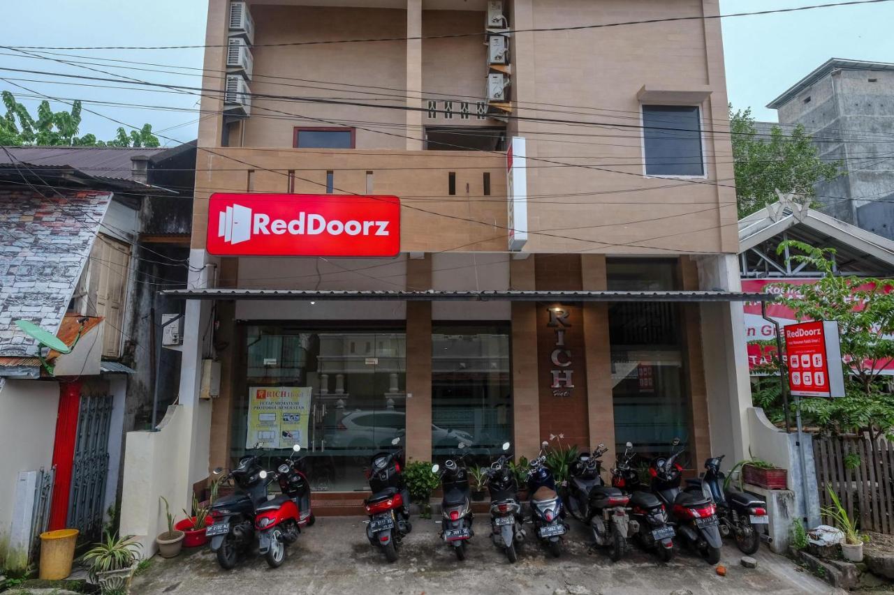 Reddoorz At Hotel Rich Parepare Near Pantai Mattirotasi Esterno foto